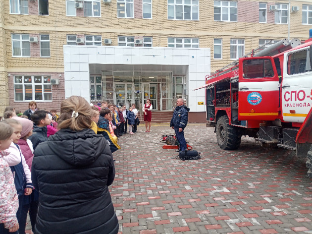 В образовательных организациях проводятся дополнительные занятия по безопасности