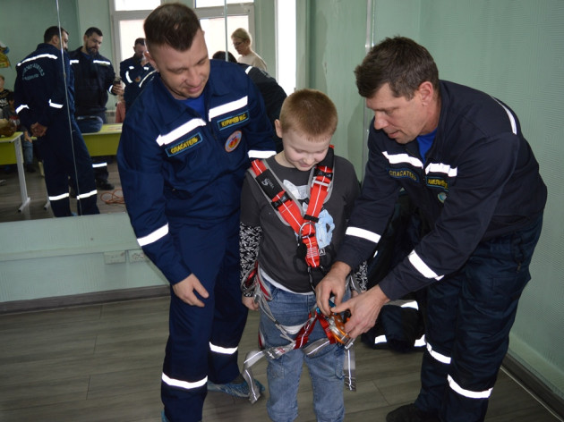 ОТКРЫТЫЙ УРОК ПО ОСНОВАМ БЕЗОПАСНОСТИ В ДЕТСКОМ ЦЕНТРЕ «КАРАНДАШ»