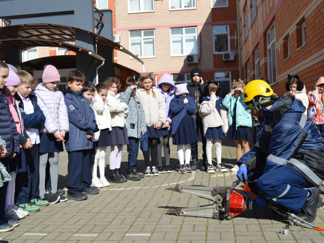 ОТКРЫТЫЙ УРОК ПО ОСНОВАМ БЕЗОПАСНОСТИ В МАОУ СОШ № 101