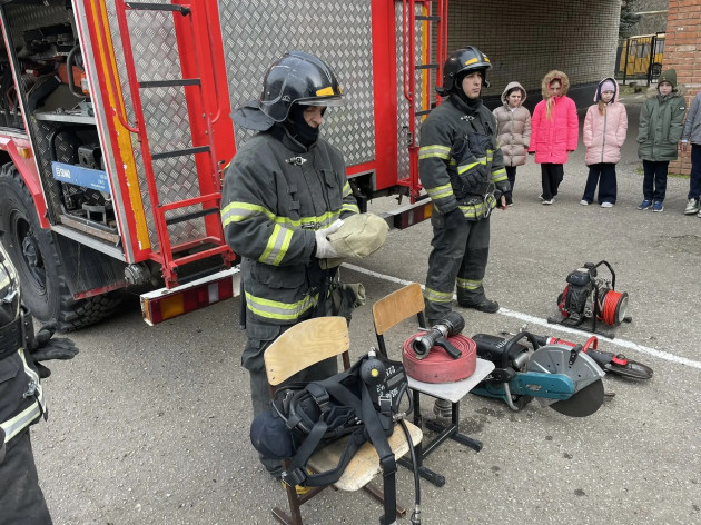 ЗА БЕЗОПАСНОСТЬ ШКОЛЬНЫХ КАНИКУЛ!